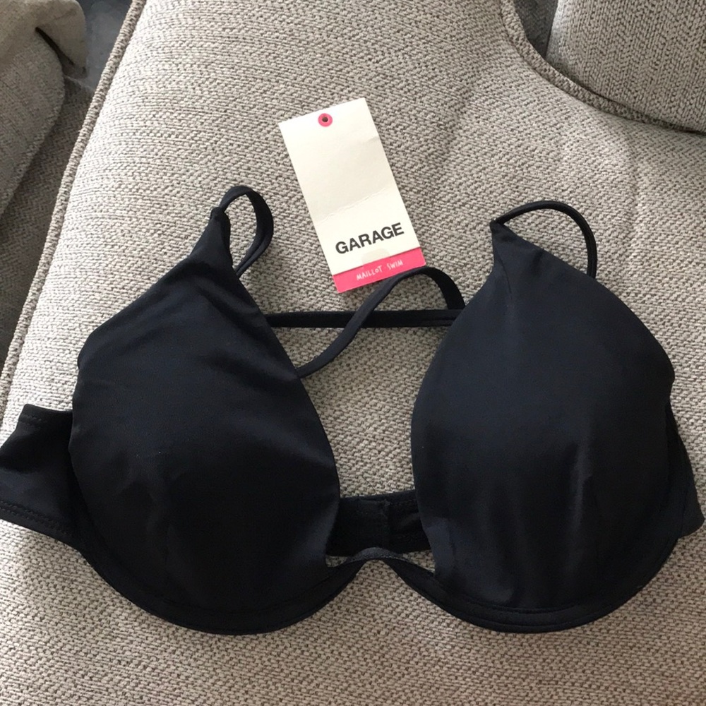 V wire bikini top with criss cross detail